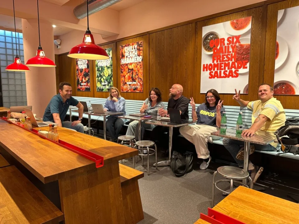 Buutvrij at Salsa Shop during the briefing