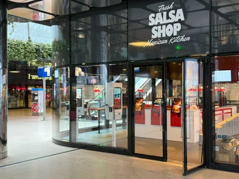 Salsa Shop opens doors at Amsterdam Central Station